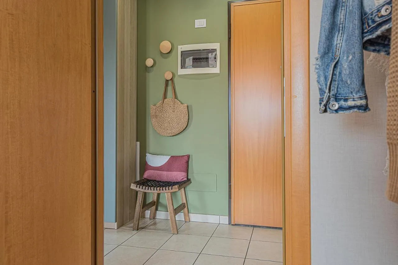 Hygge Family Apartment - One Step Away From The Lake!!! Sirmione 0*,  Italy