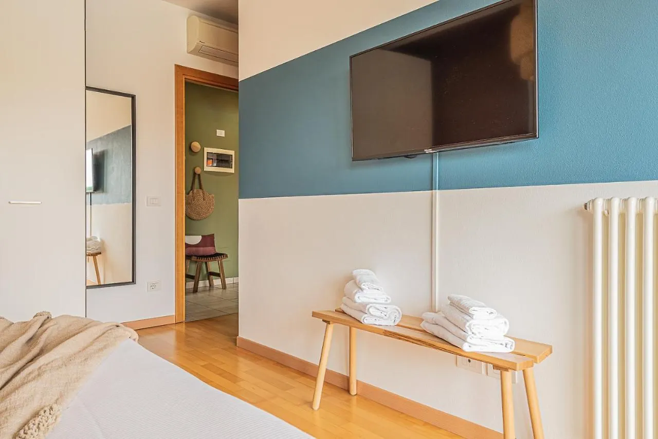 Hygge Family Apartment - One Step Away From The Lake!!! Sirmione 0*,  Italy