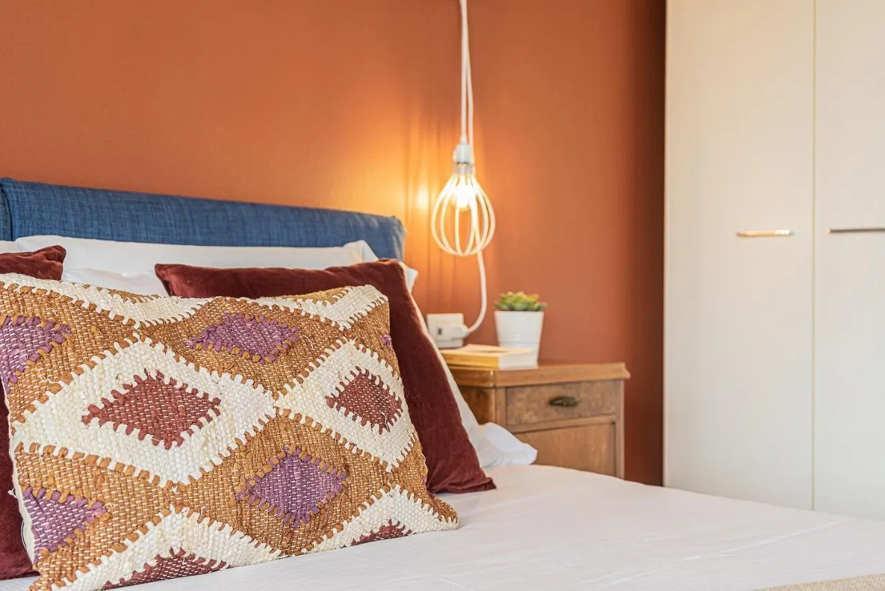 Hygge Family Apartment - One Step Away From The Lake!!! Sirmione 0*,  Italy