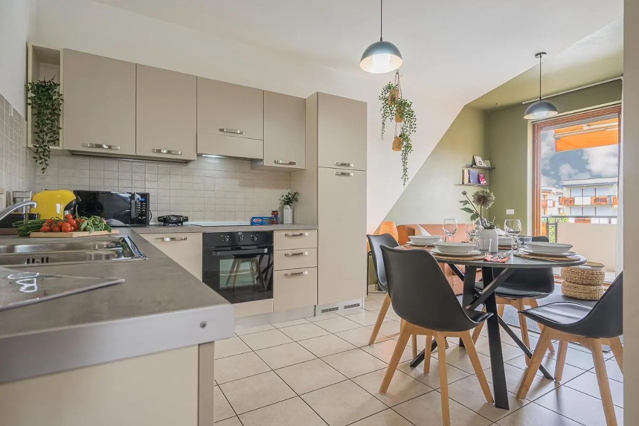 Hygge Family Apartment - One Step Away From The Lake!!! Sirmione 0*,