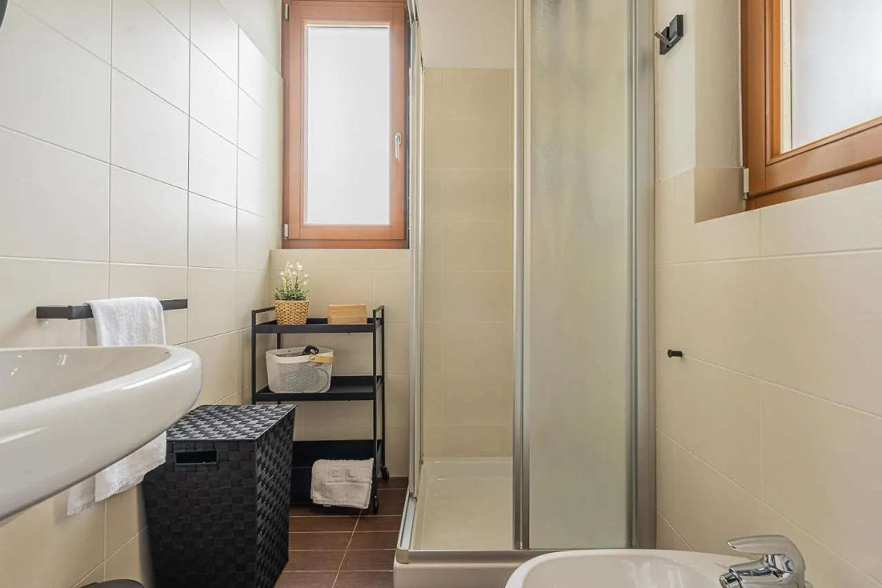 Hygge Family Apartment - One Step Away From The Lake!!! Sirmione 0*,  Italy