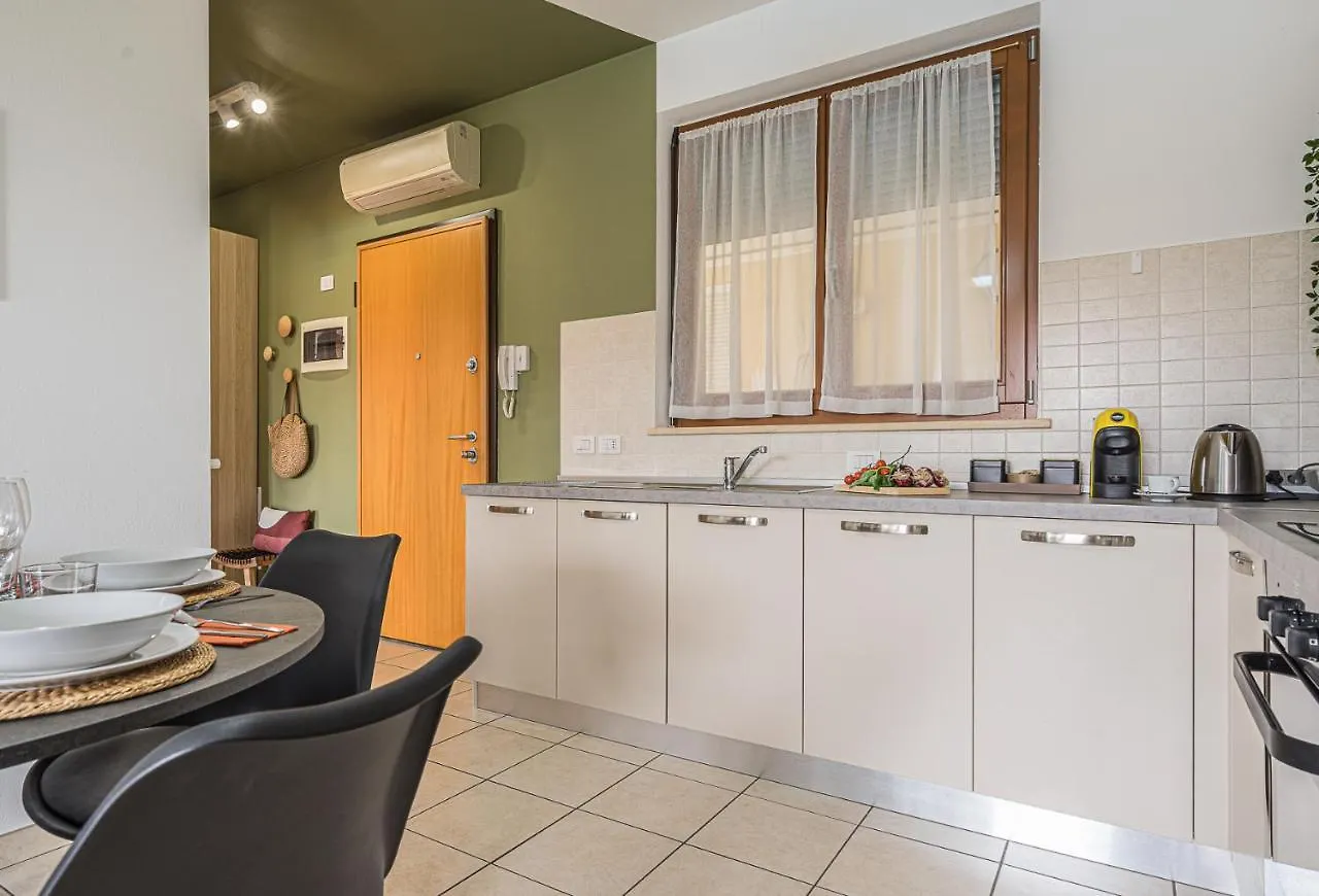 Hygge Family Apartment - One Step Away From The Lake!!! Sirmione Italia